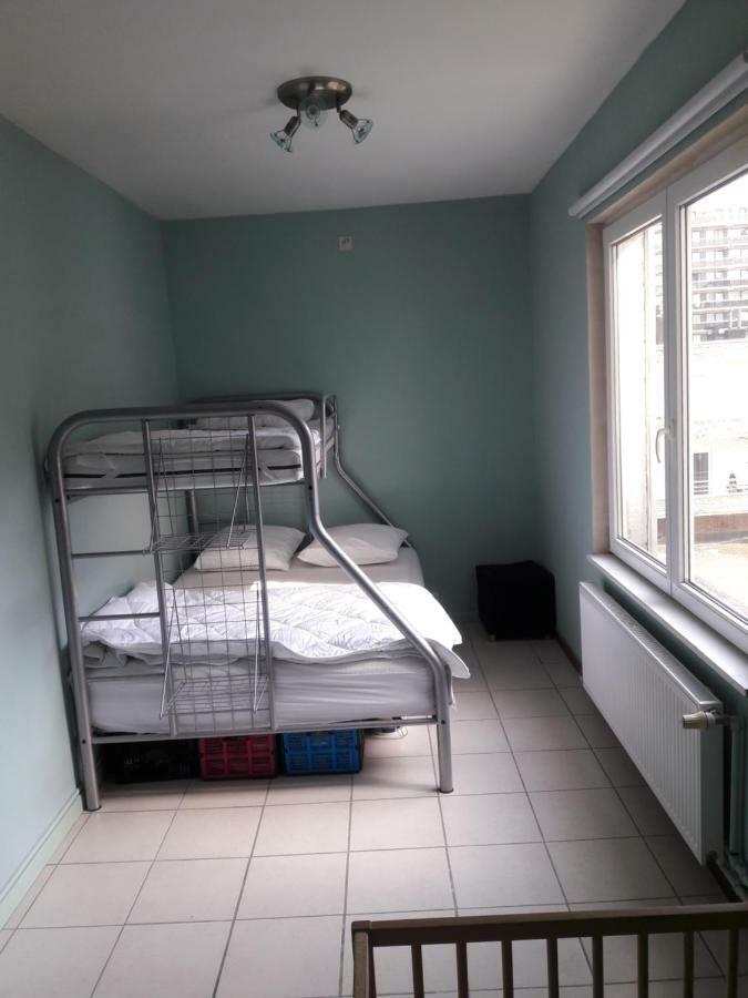 2 Slaapkamer Appartement Op De Zeedijk Van Oostende. Exterior foto